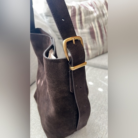 Madewell The Essential Bucket Tote - Picture 5 of 13